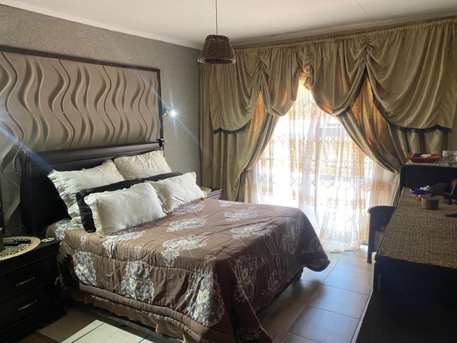 4 Bedroom Property for Sale in Rustenburg North North West